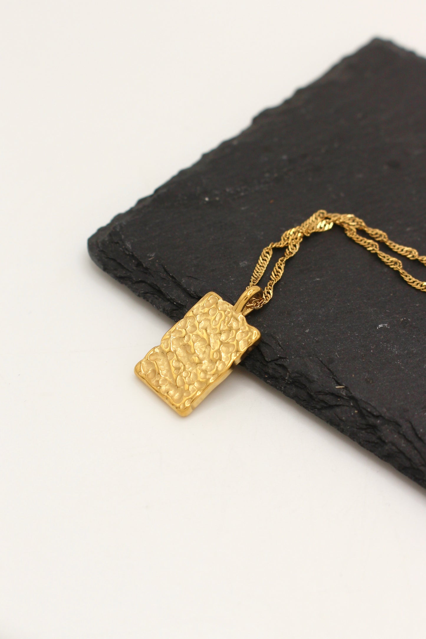 Riella Necklace