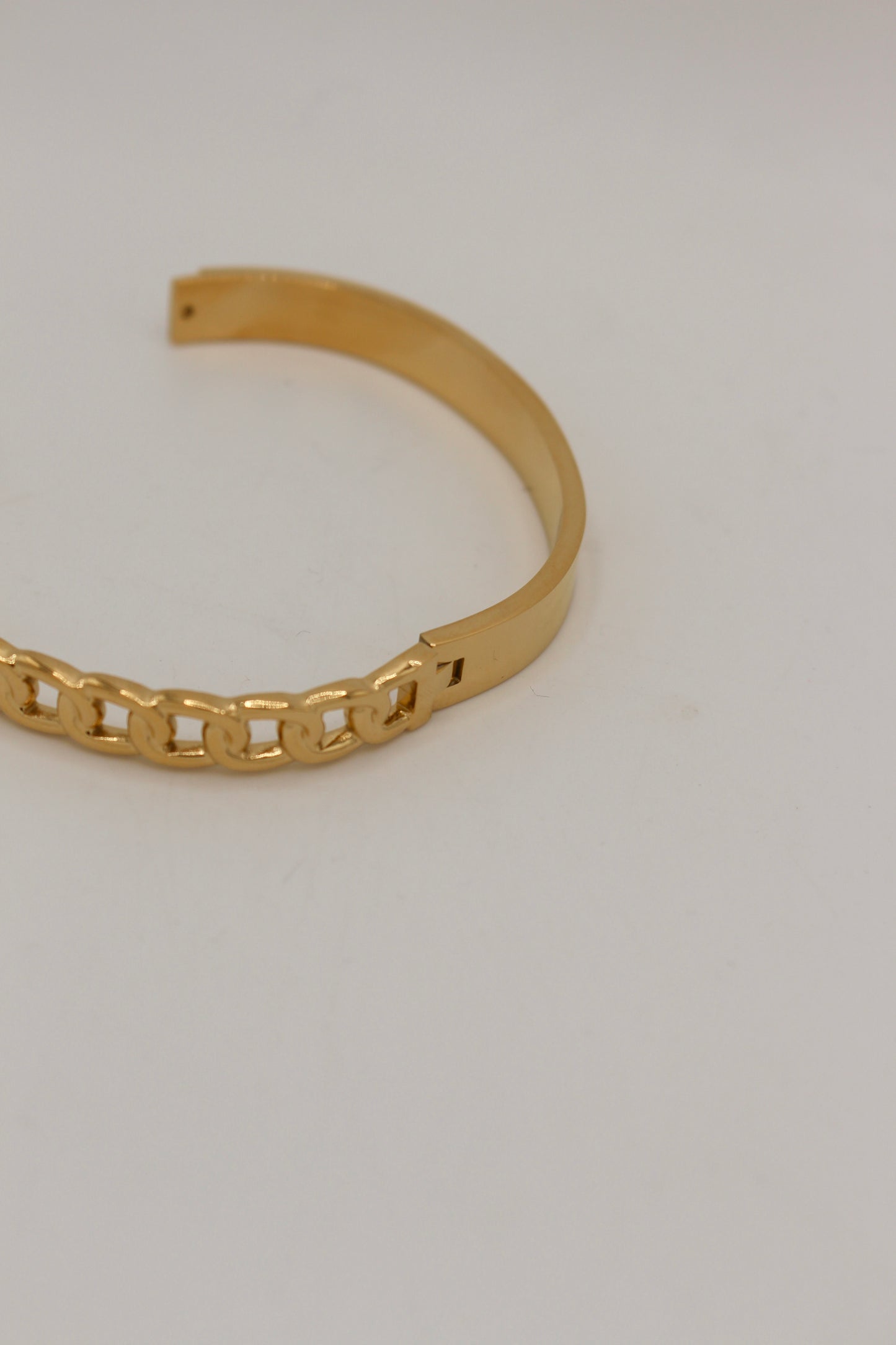 Zora Bangle