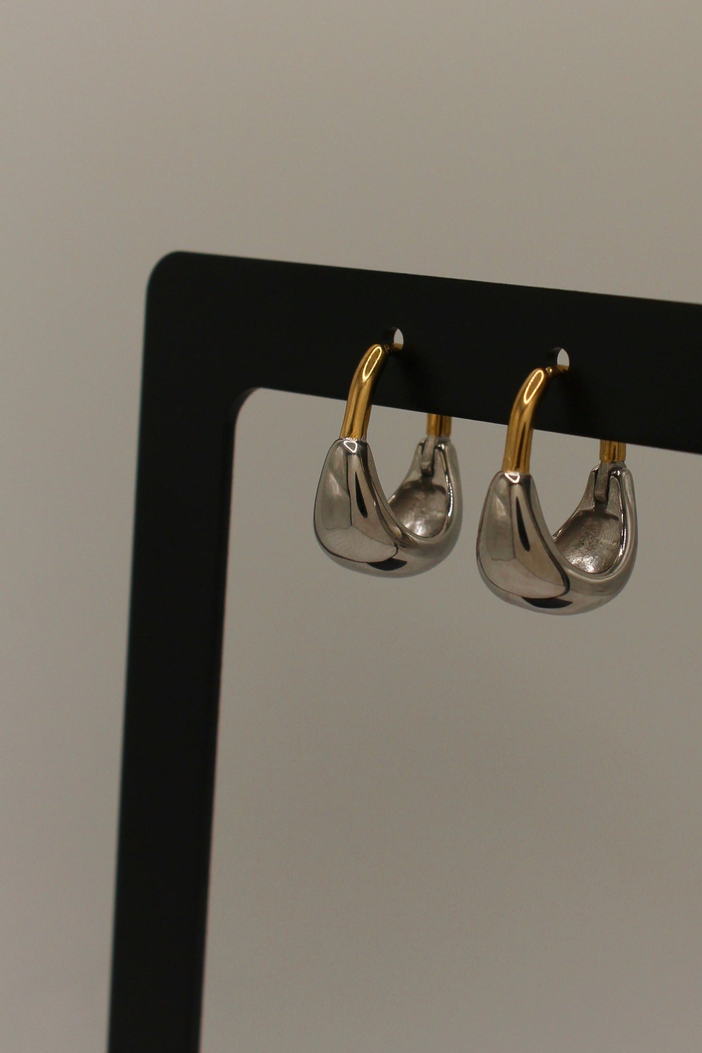 Capri Hoops