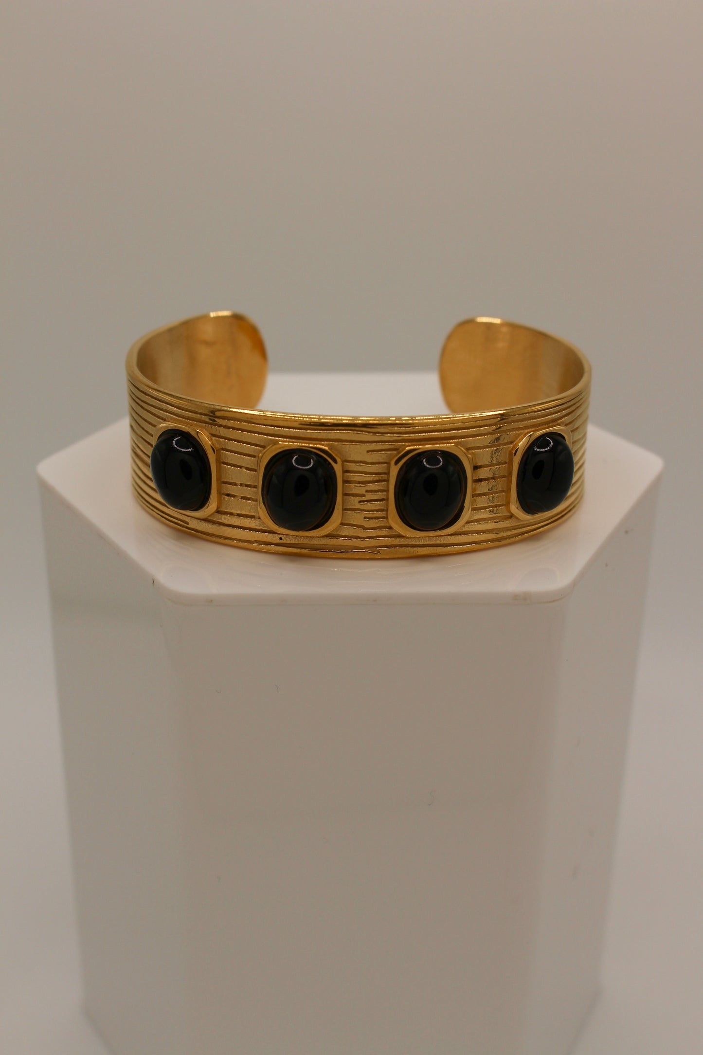 Tallhart Bangle