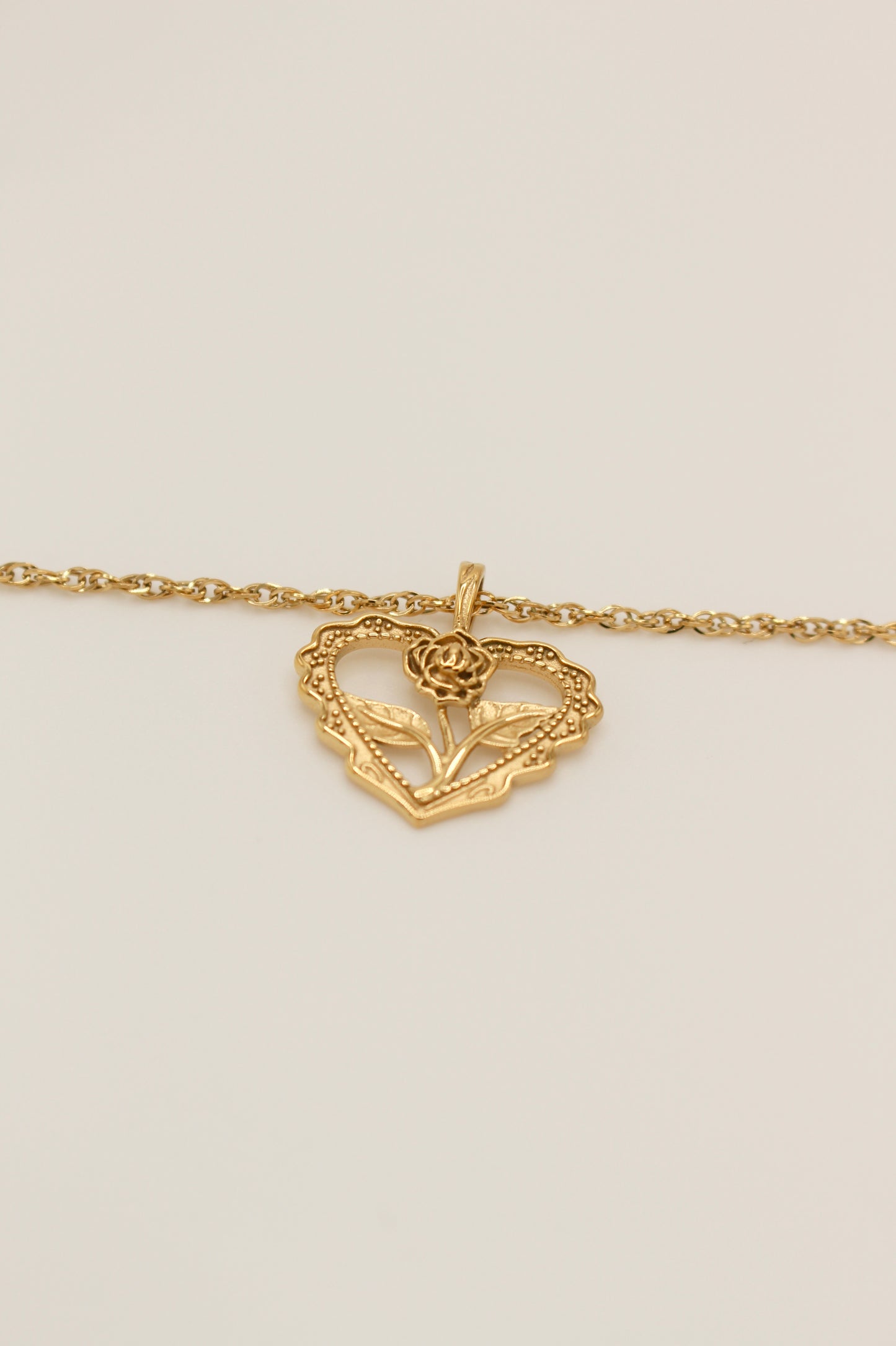Amadora Necklace