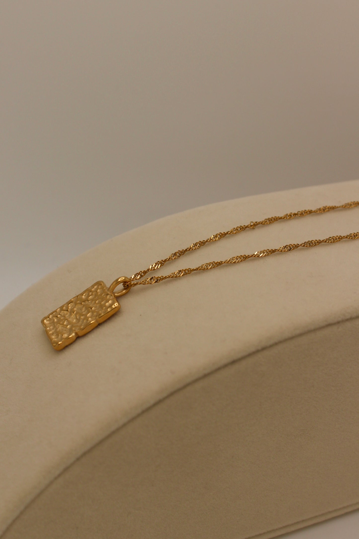Riella Necklace