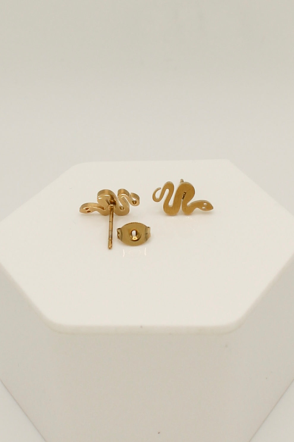 Cornelia Studs