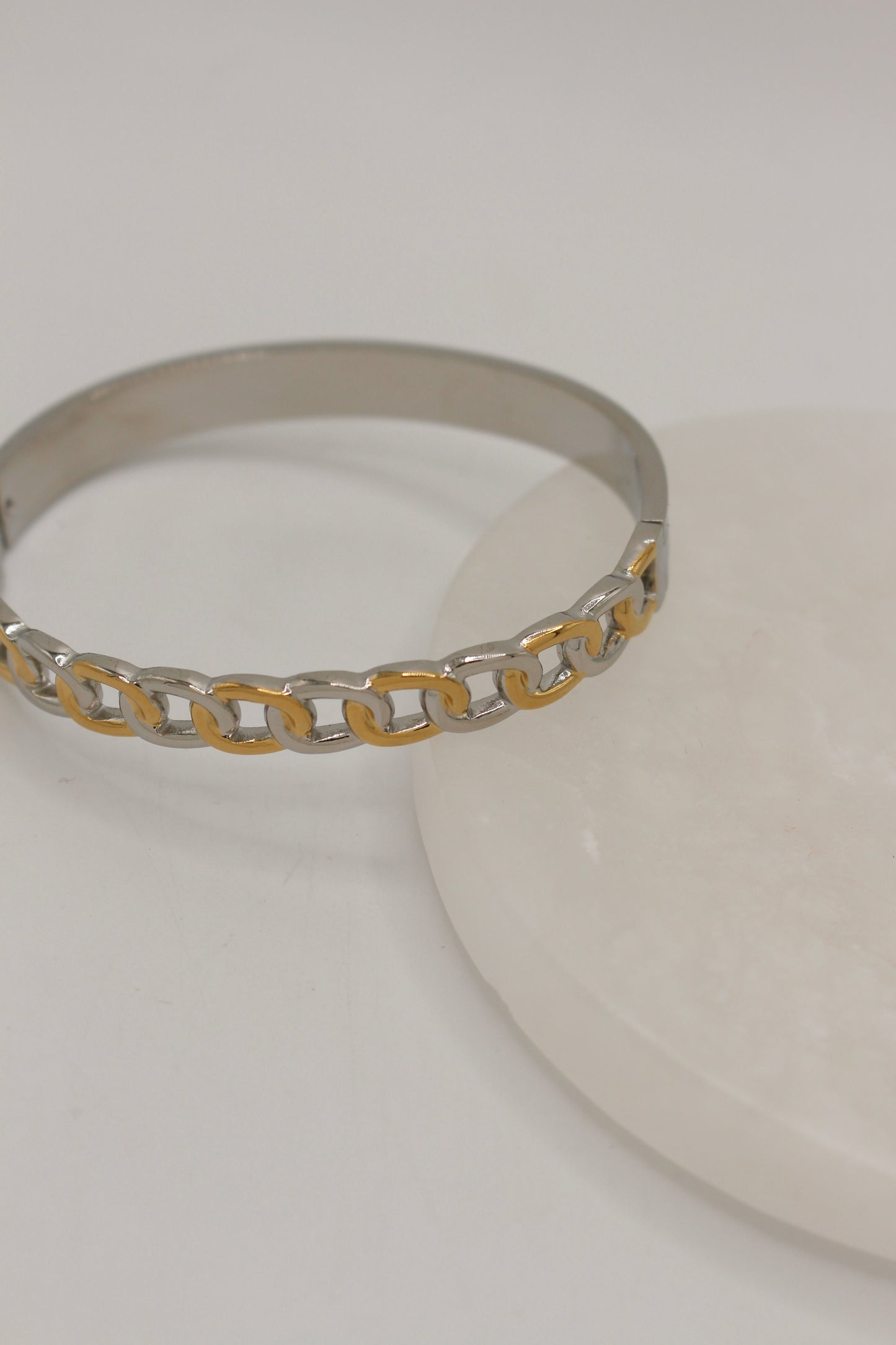 Zora Bangle