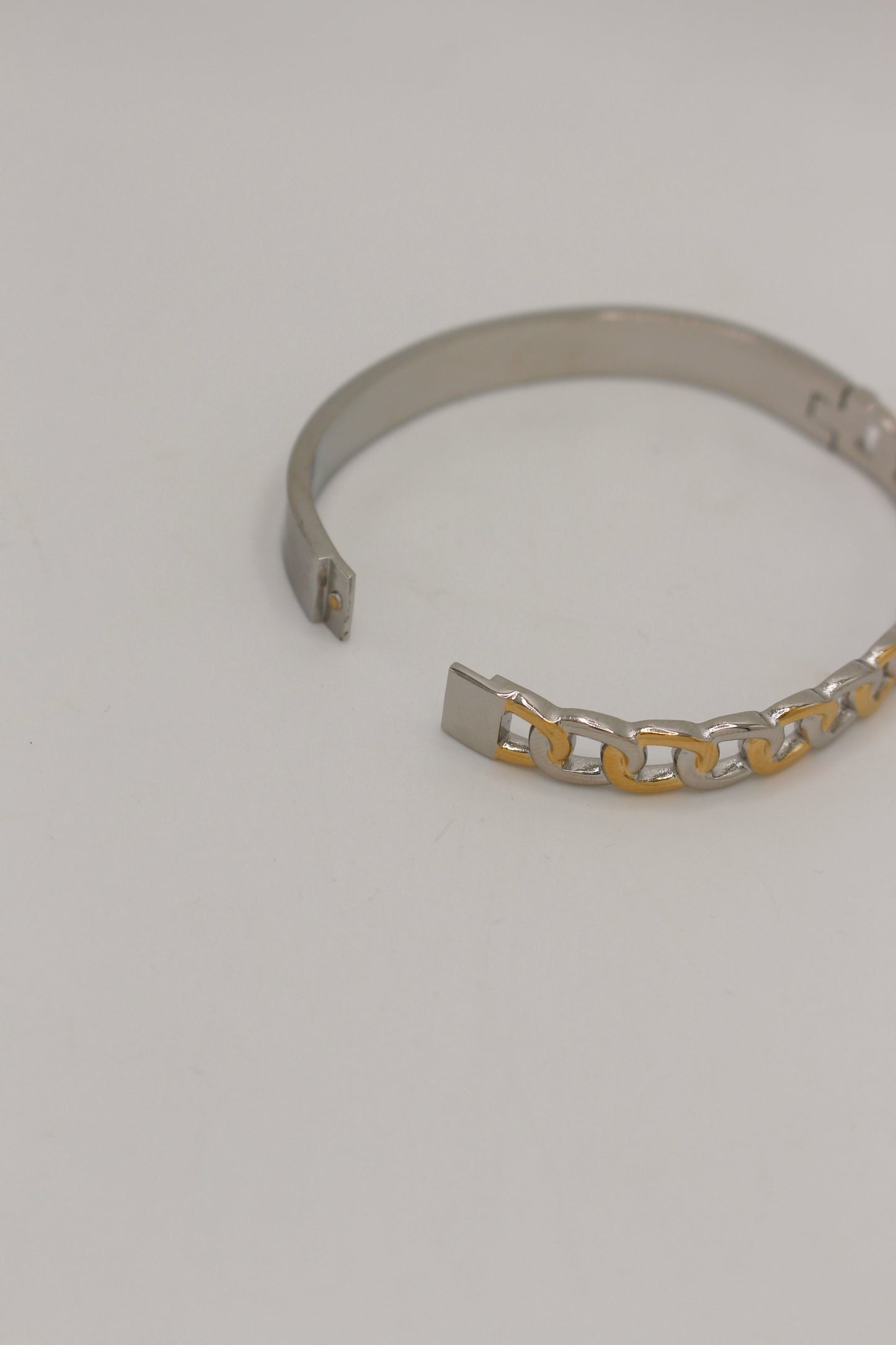 Zora Bangle