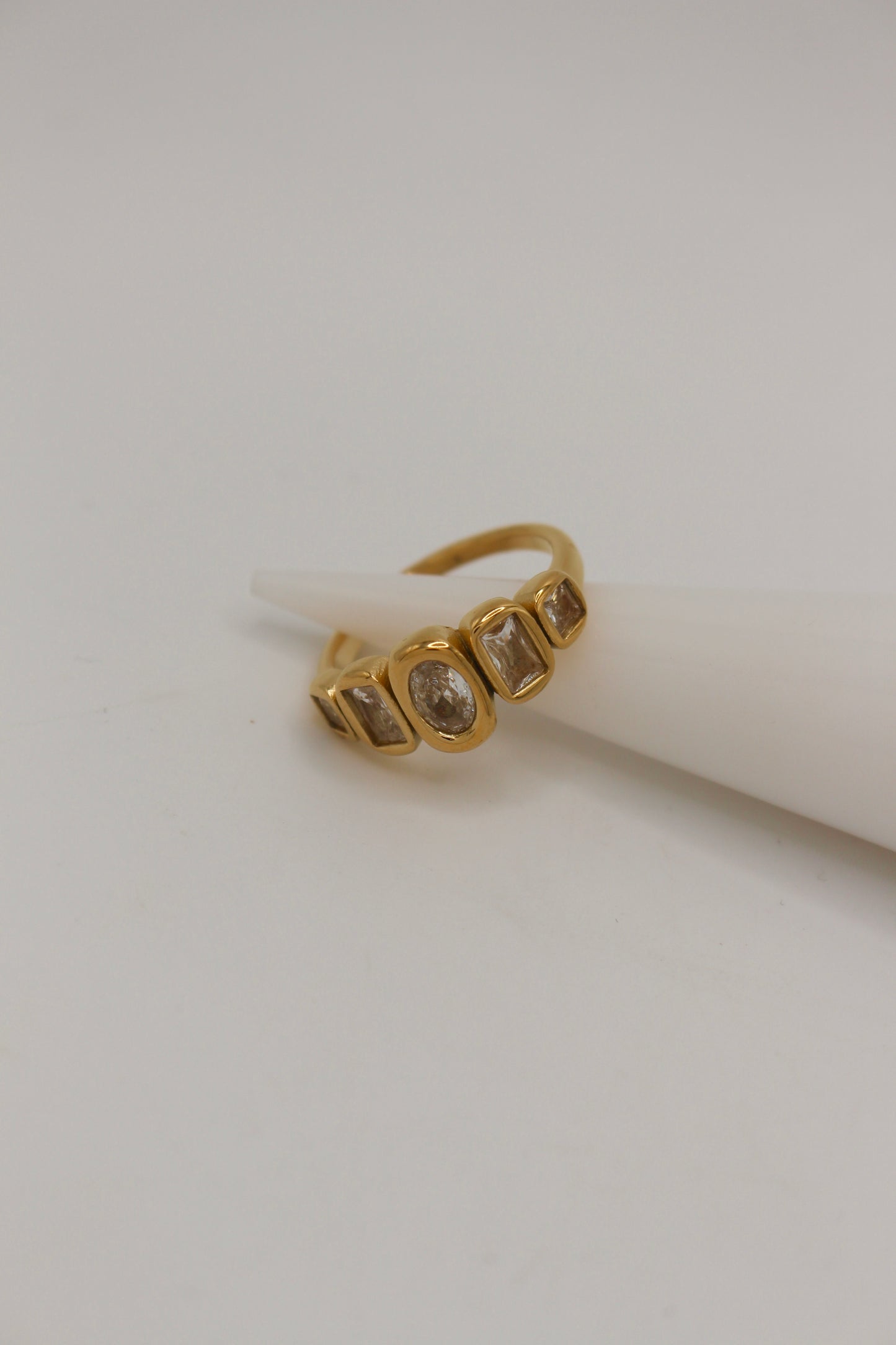 Inissa Ring