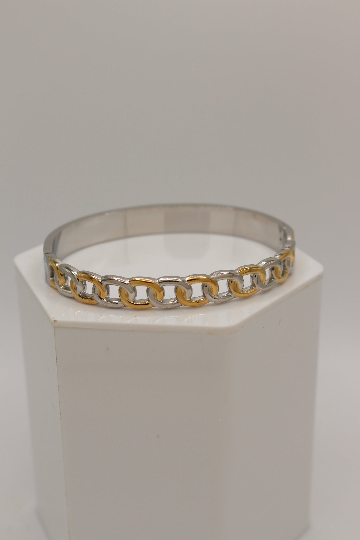Zora Bangle