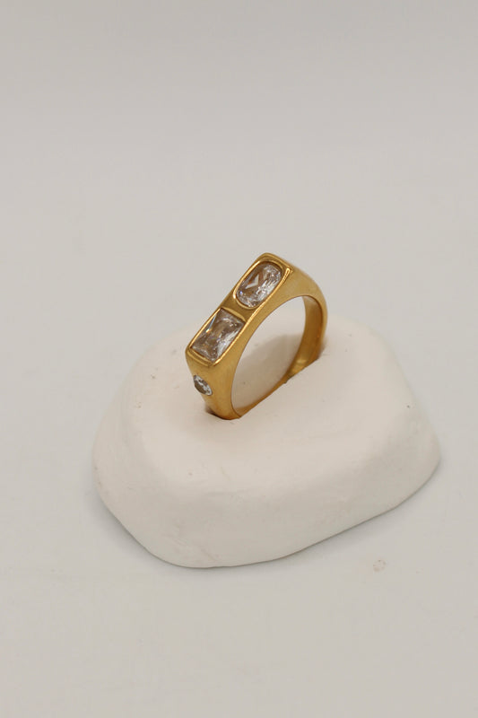 Ezzio Ring