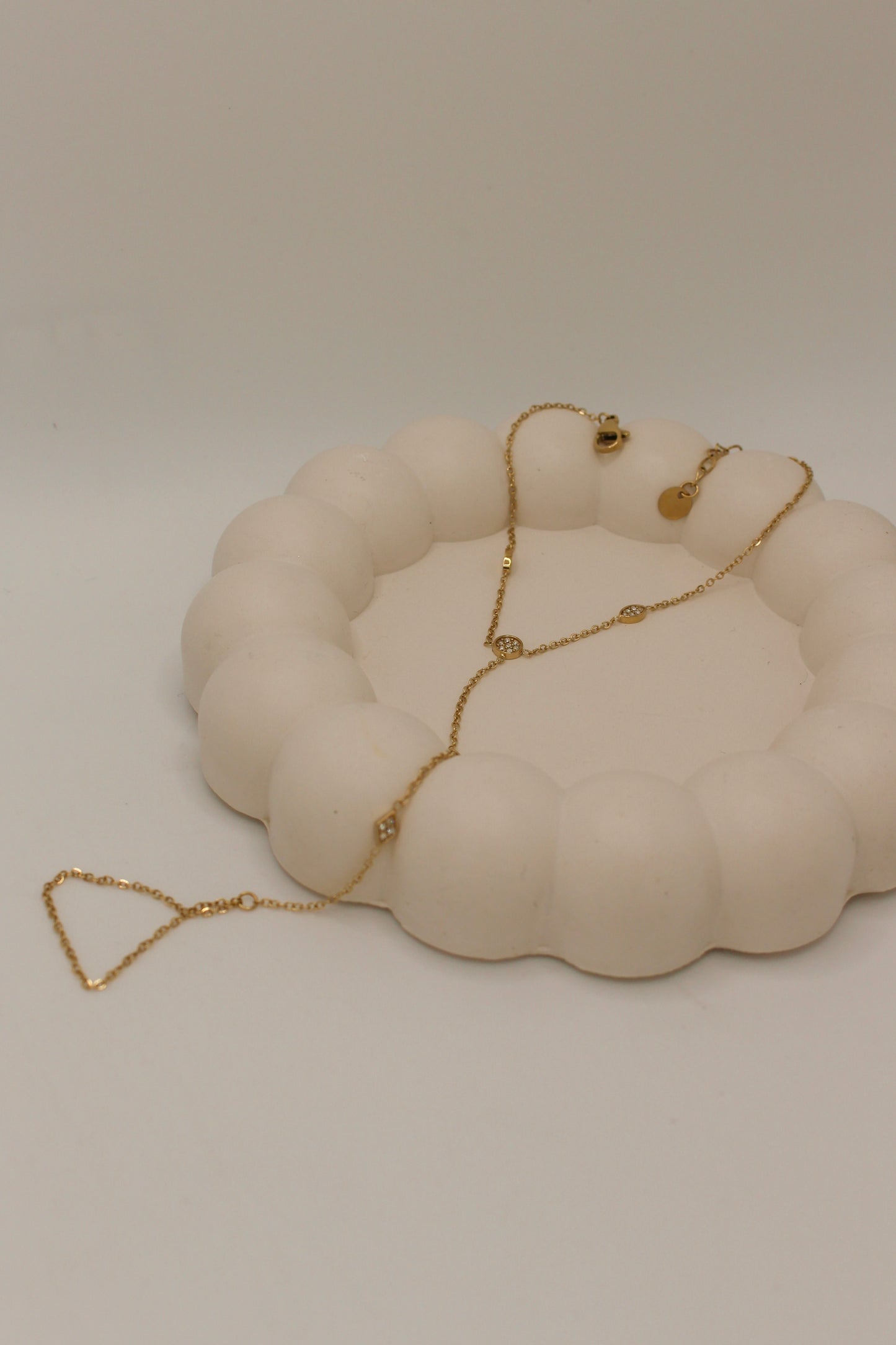 Sutton Hand Chain