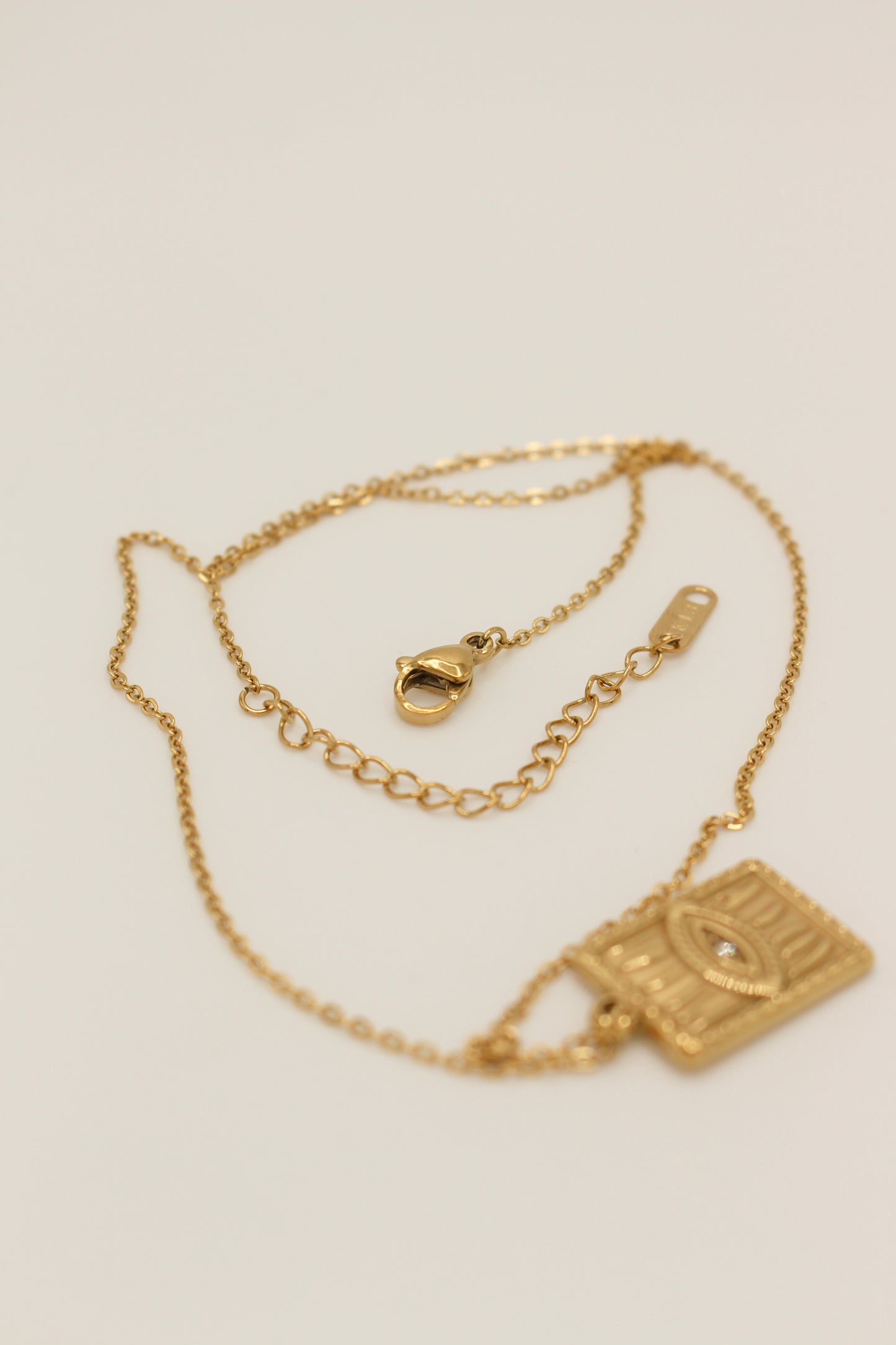 Famoso Necklace