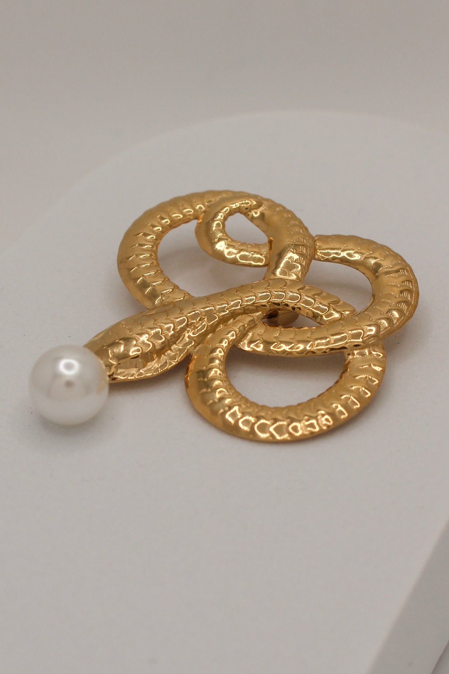 Slynt Pin
