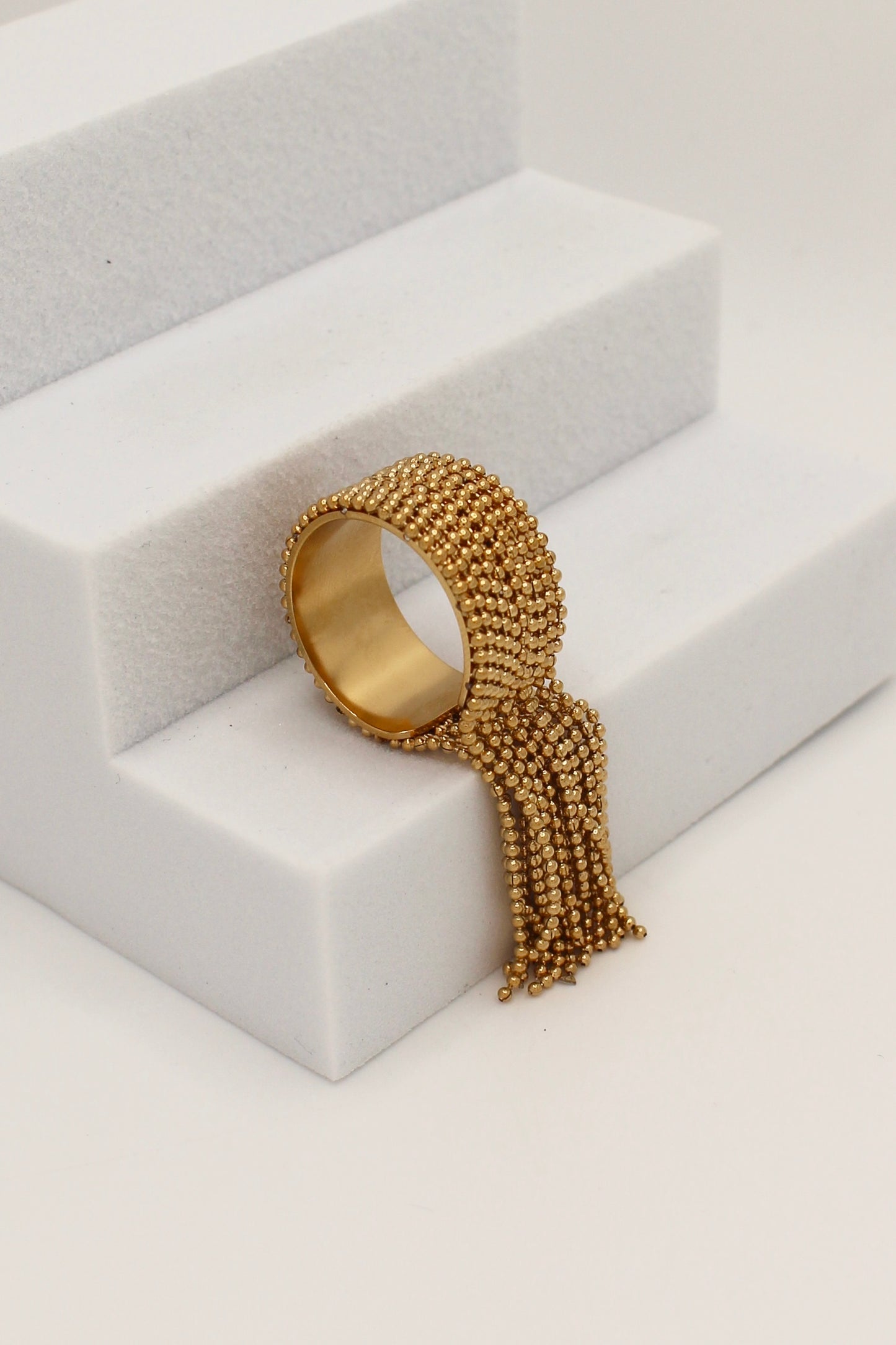 Theon Ring