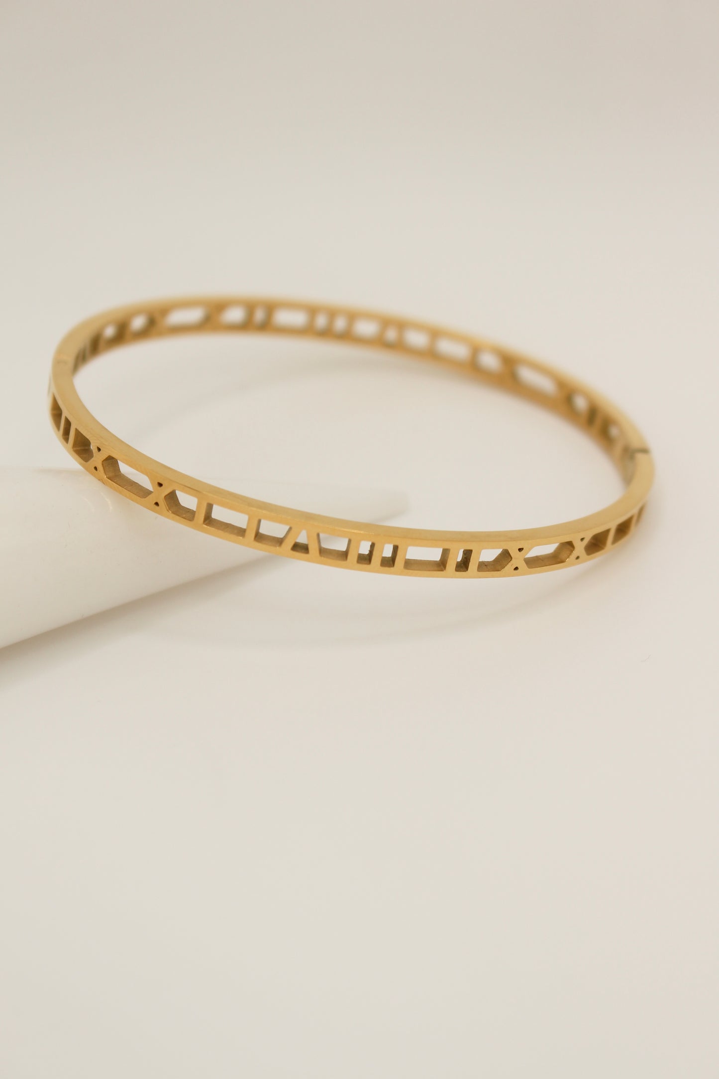 Akari Bangle Bracelet