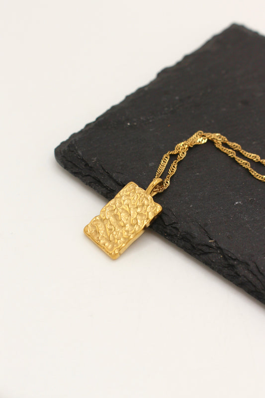 Riella Necklace