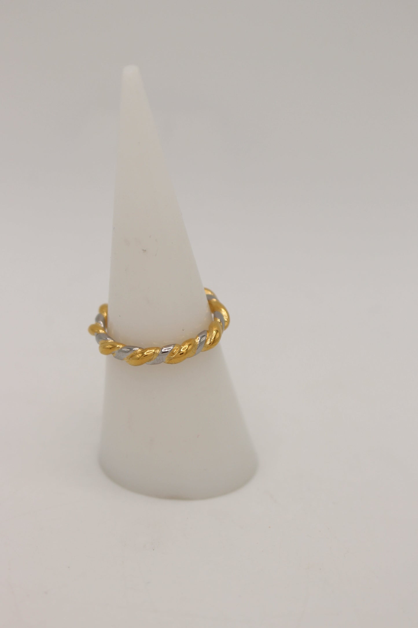Neeloy Ring