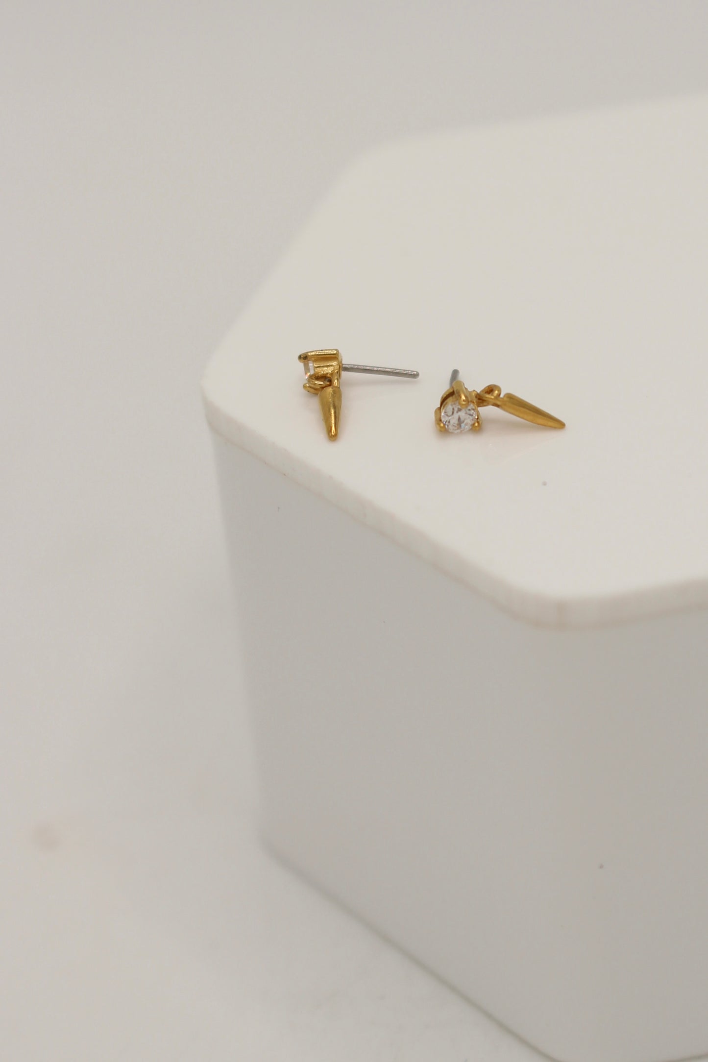 Ziggi Flatback Earring