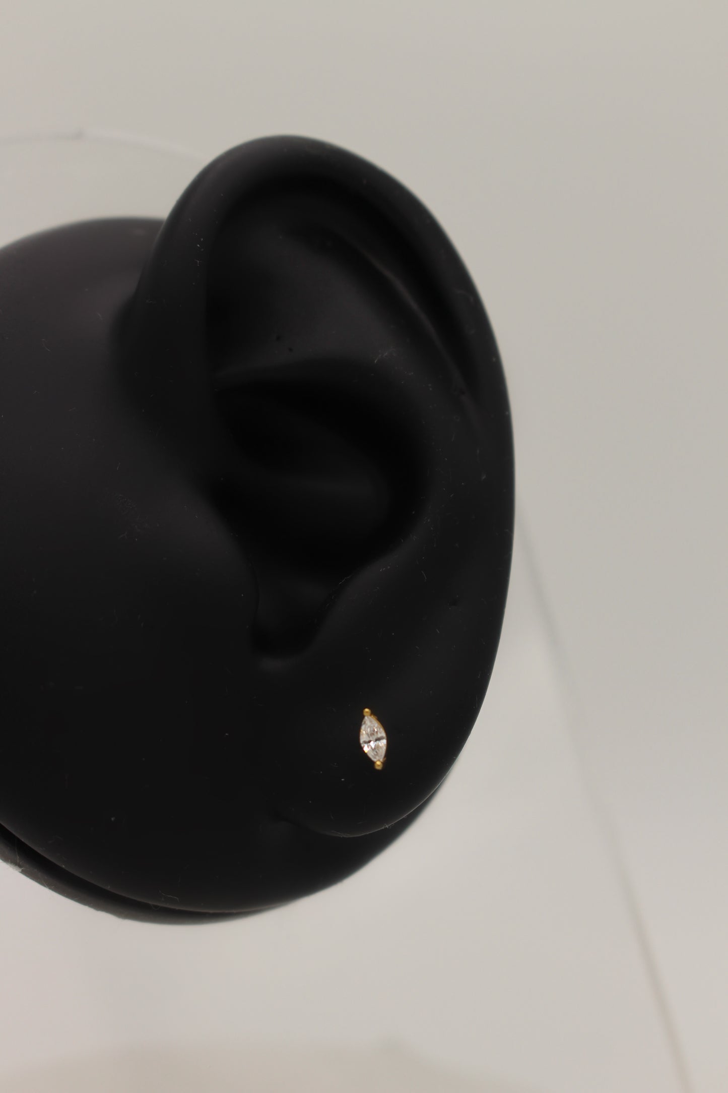 Quillota Flatback Earring