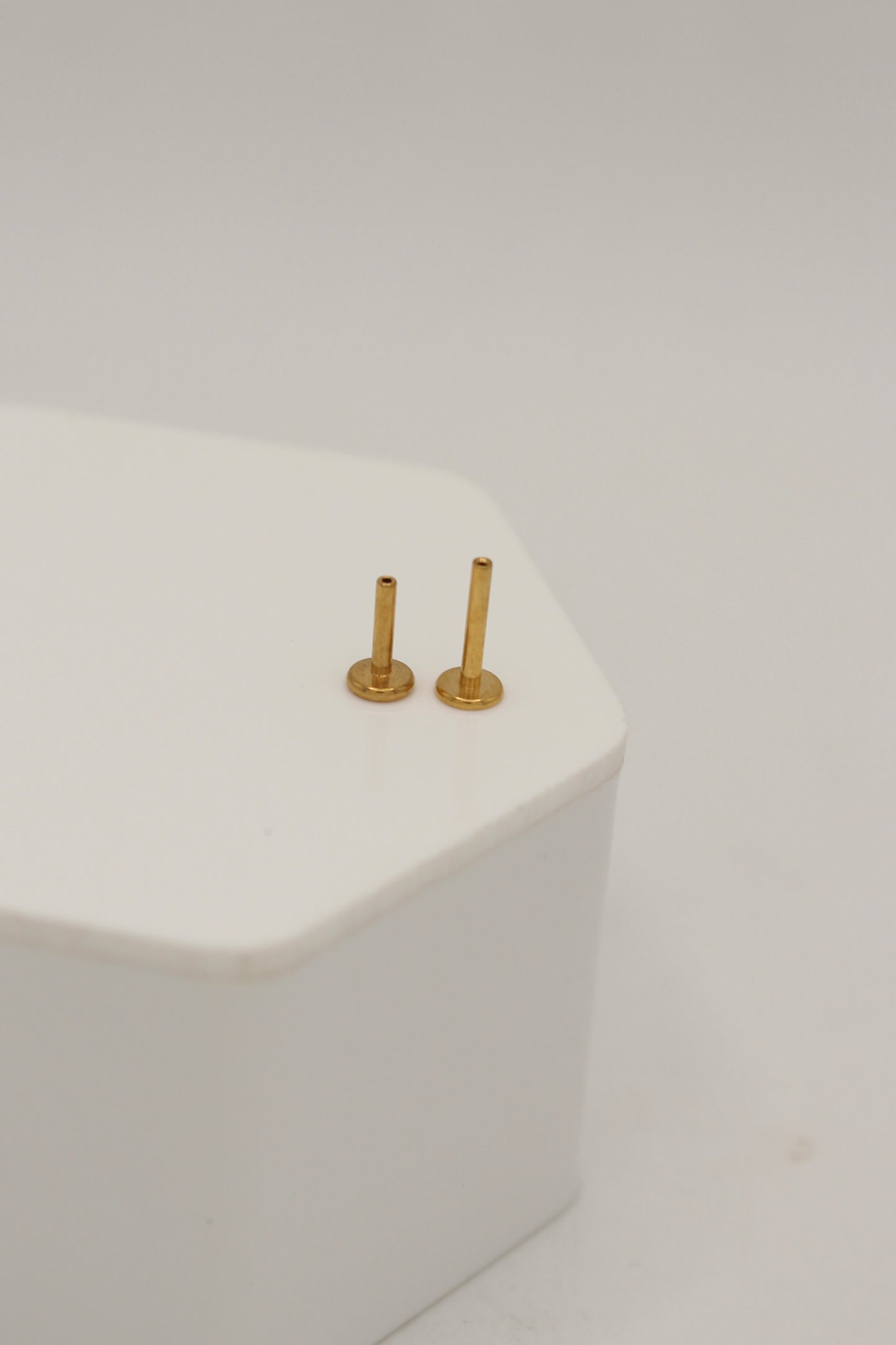 Ziggi Flatback Earring