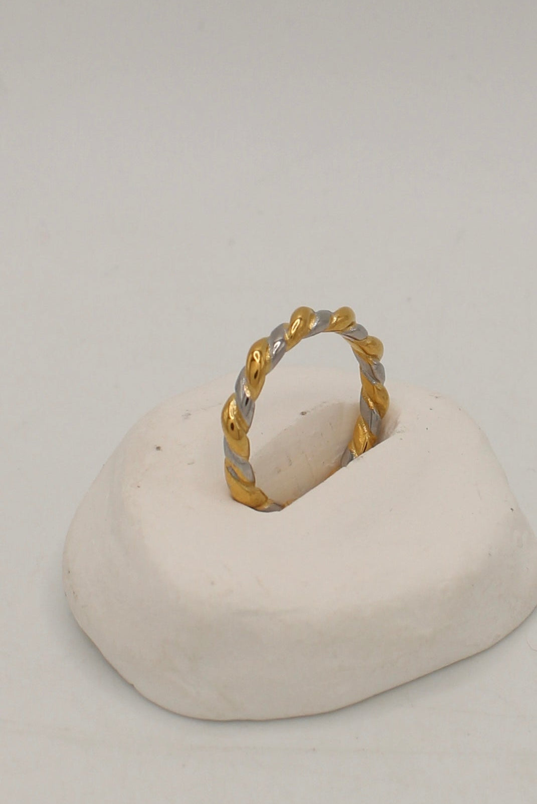 Neeloy Ring