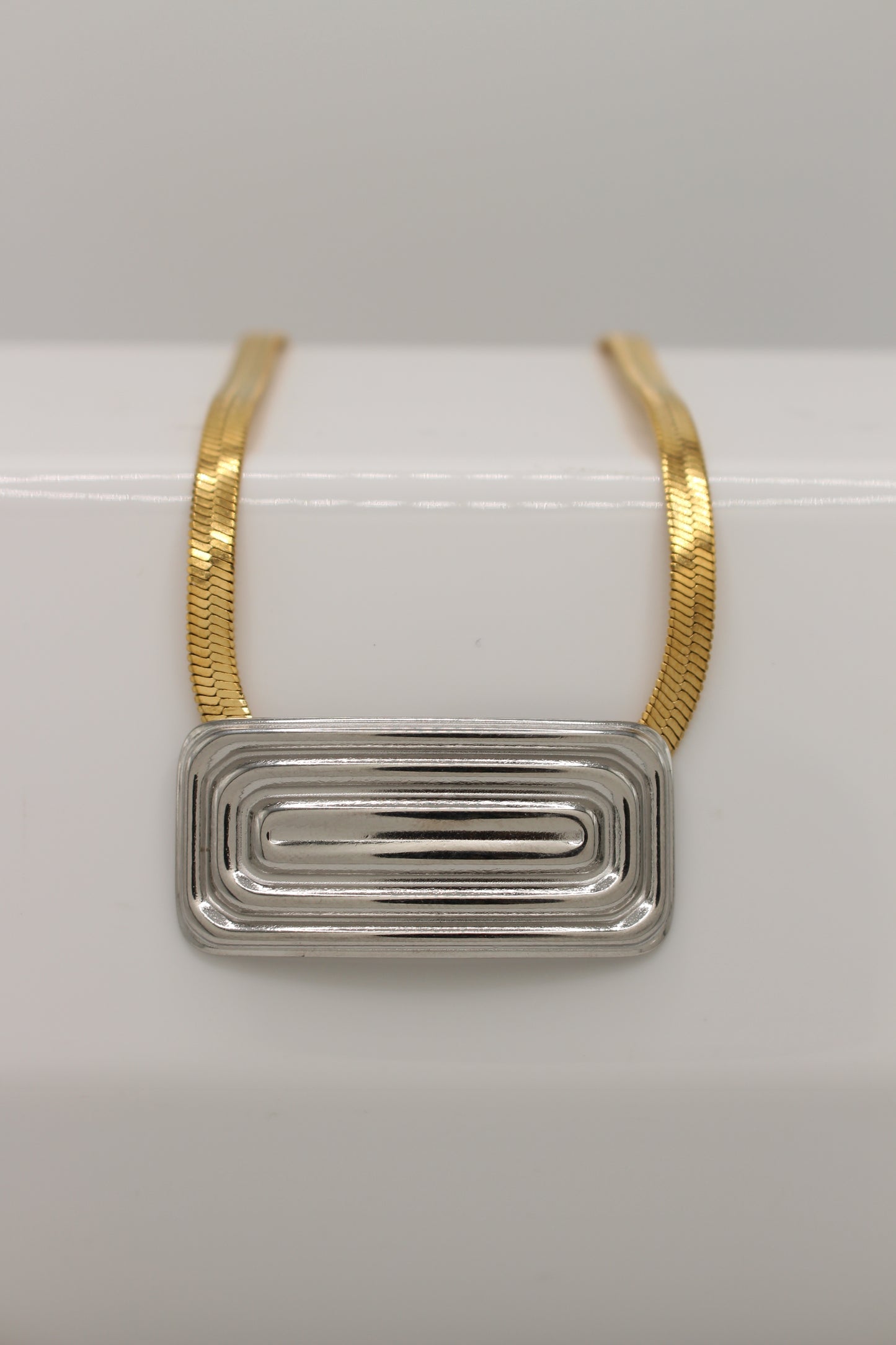 Viamao Necklace