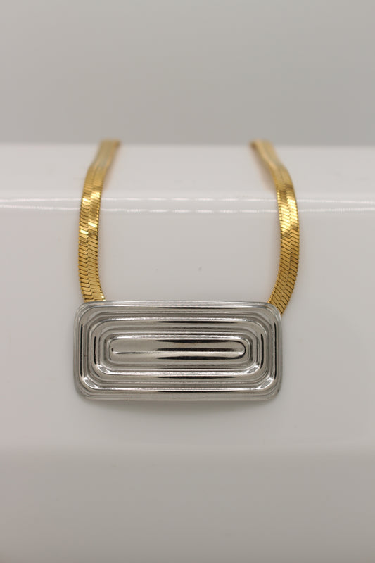 Viamao Necklace