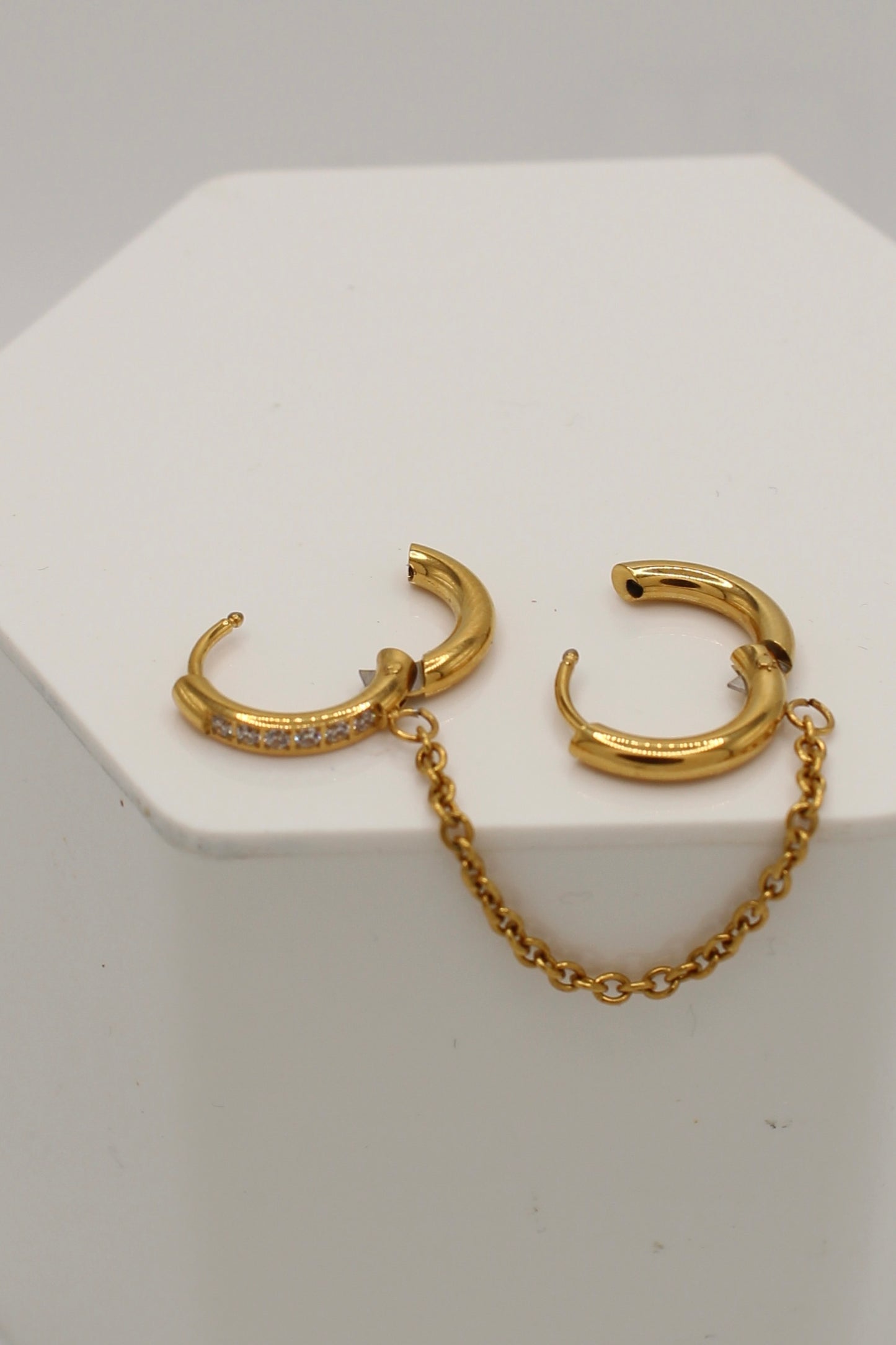 Hadassah Chain Huggie