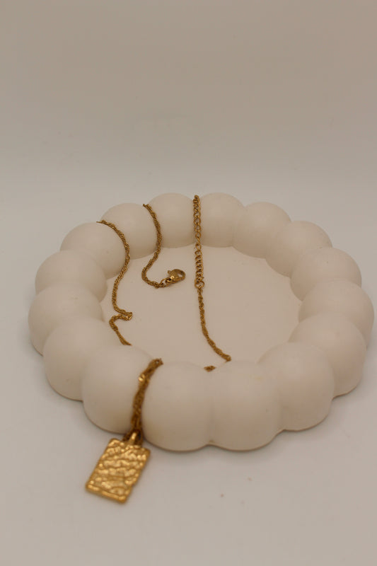 Riella Necklace