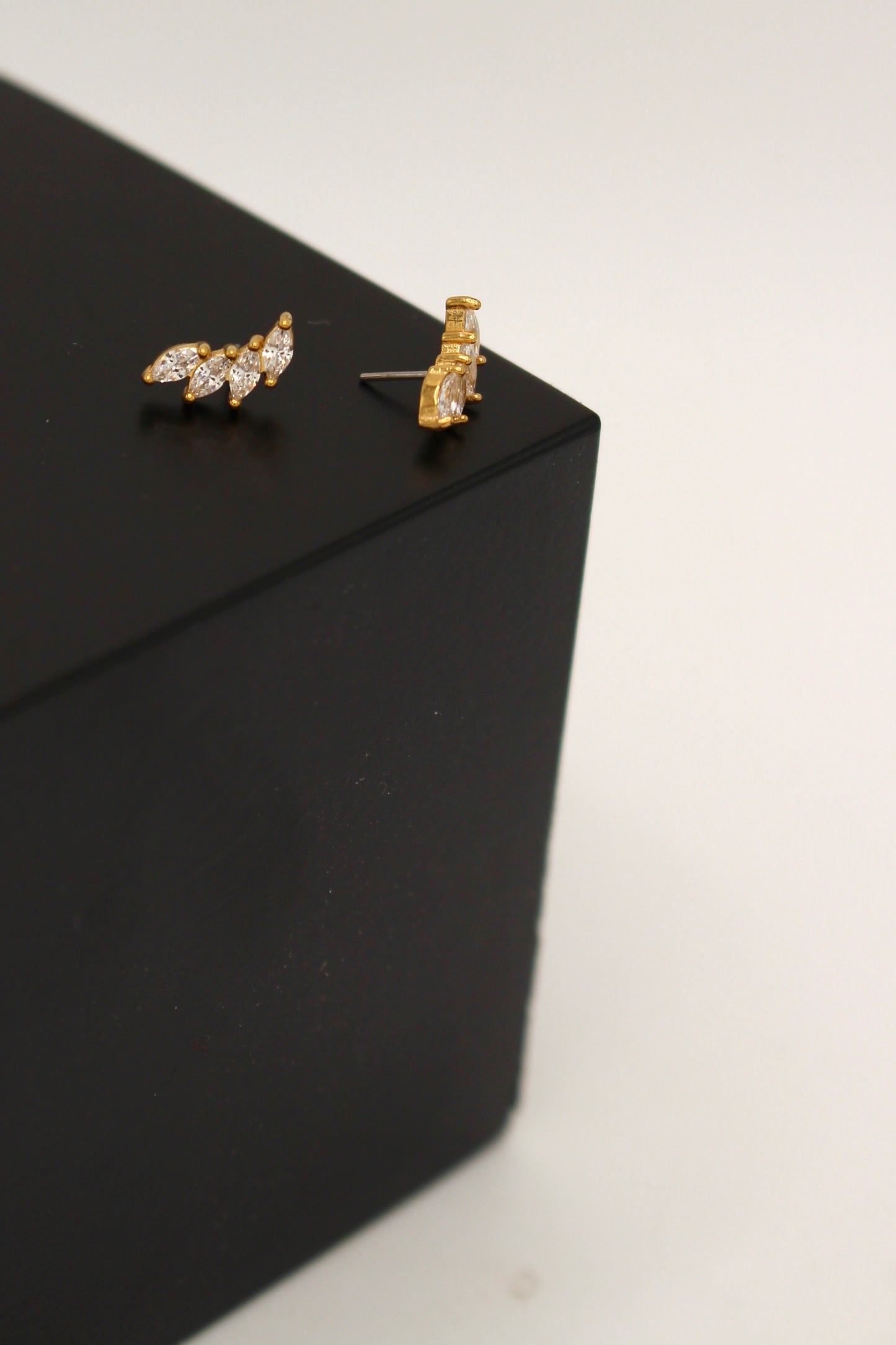 Quezon Flatback Earring