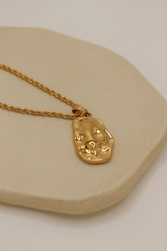 Vanowen Necklace