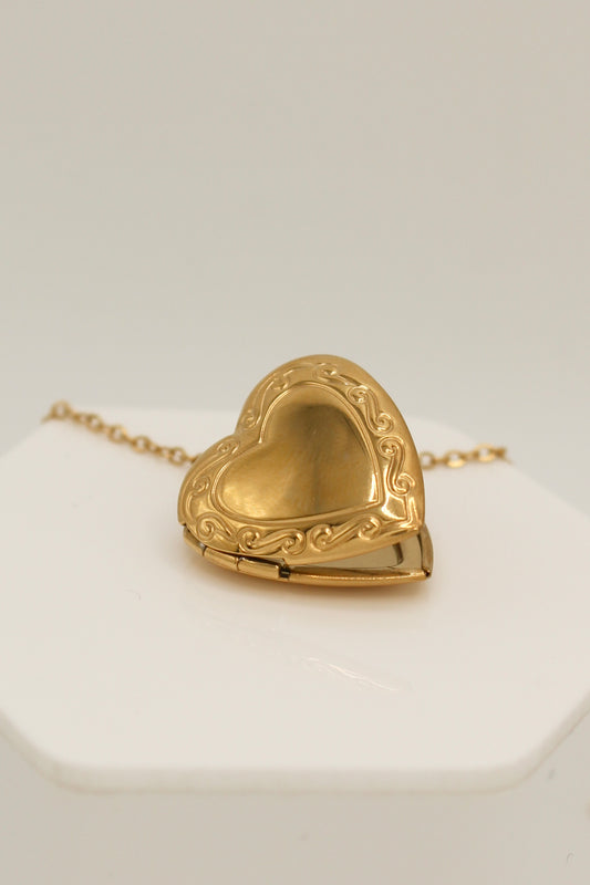 Eblis Necklace